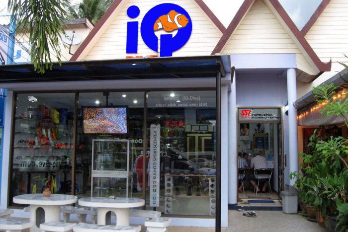 home_iq-officeoutsidenewlogo.jpg