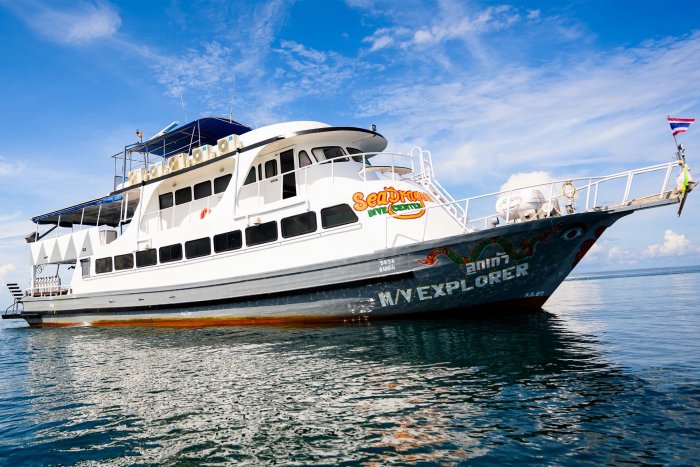 liveaboards_00mvexplorer.jpg