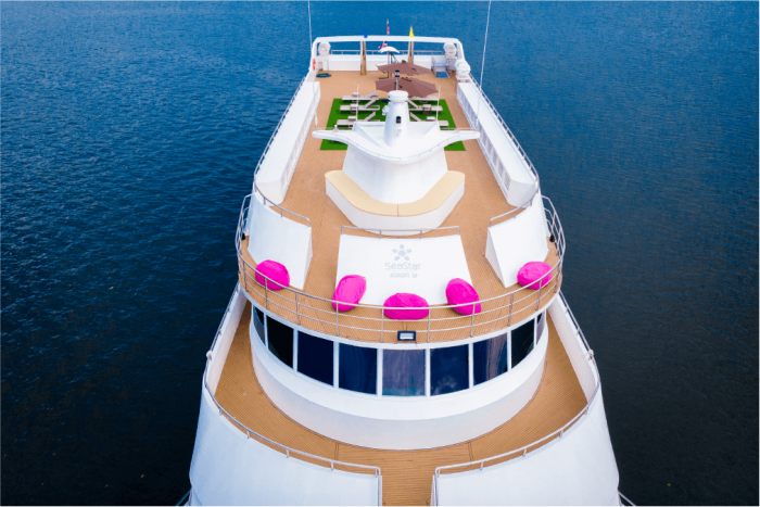 liveaboardsliveaboardboatsandschedulesmvkoon9_05sundeck.png